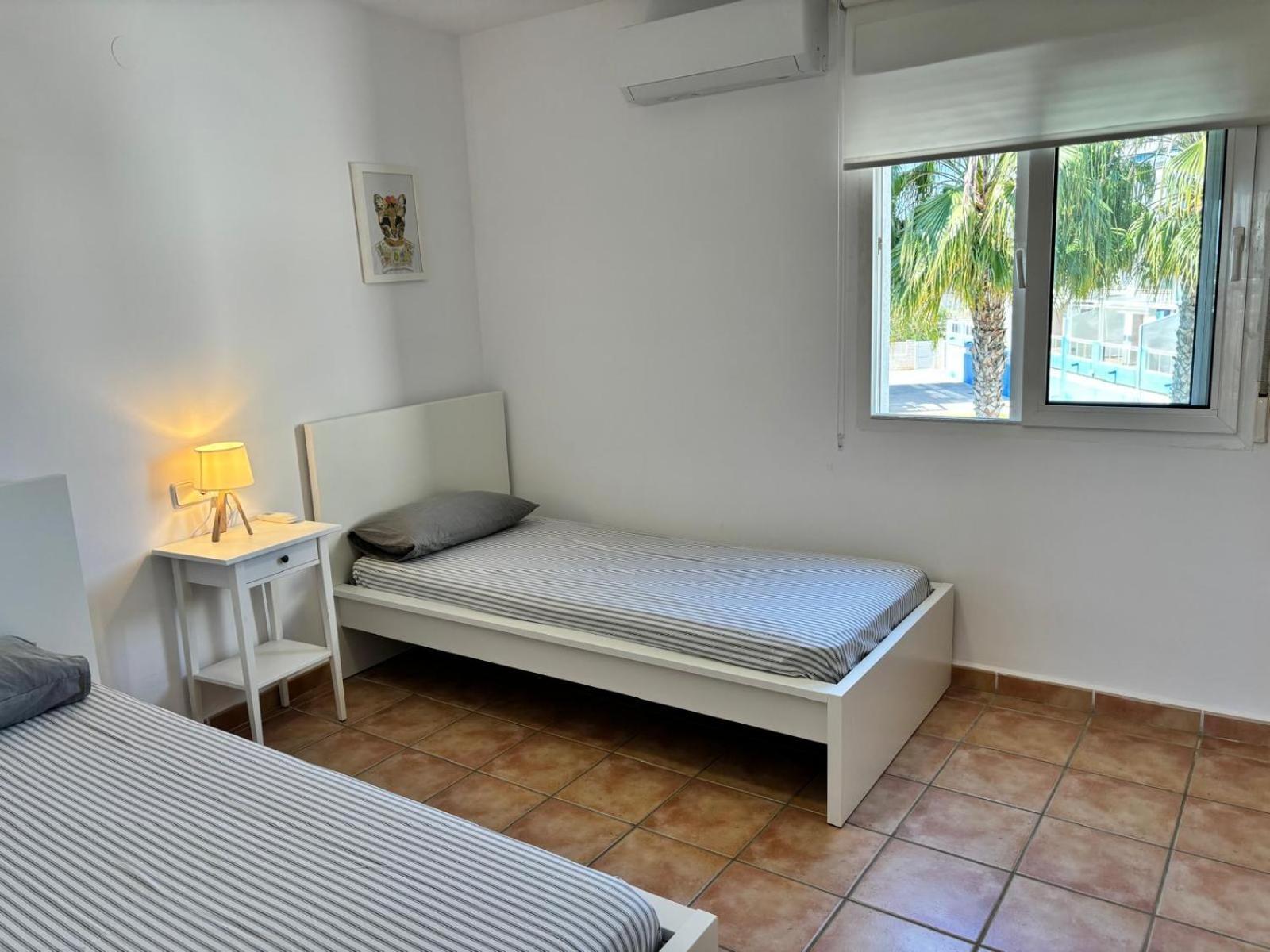 Caseta Rabdells Olivanova 150M De La Playa Exterior photo